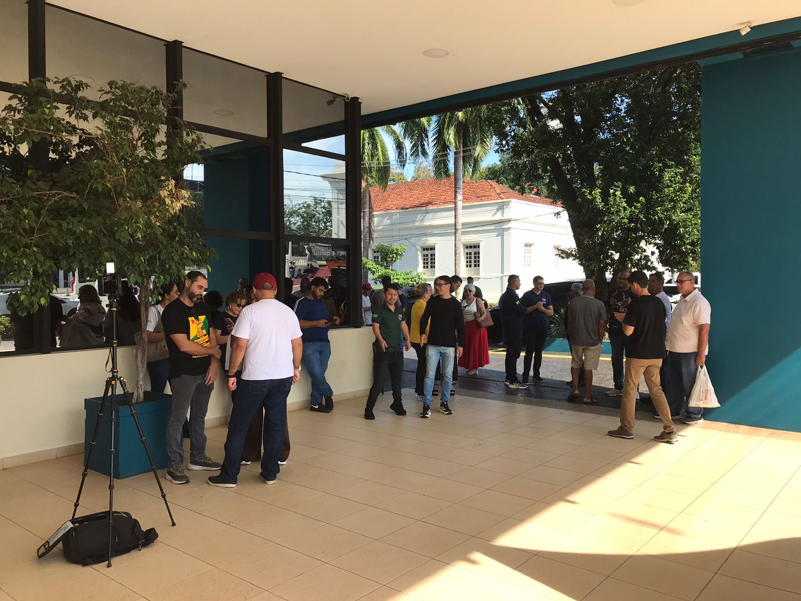 Sindicatos voltam a pressionar governo e deputados por revisão geral anual e auxílios